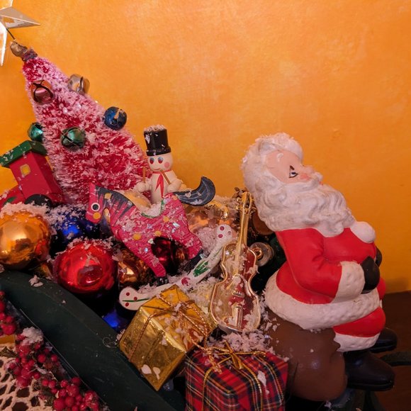 Vintage Santa, With Vtg Wood Toys And Vtg Tree Balls in Wood Sleigh - Picture 2 of 5